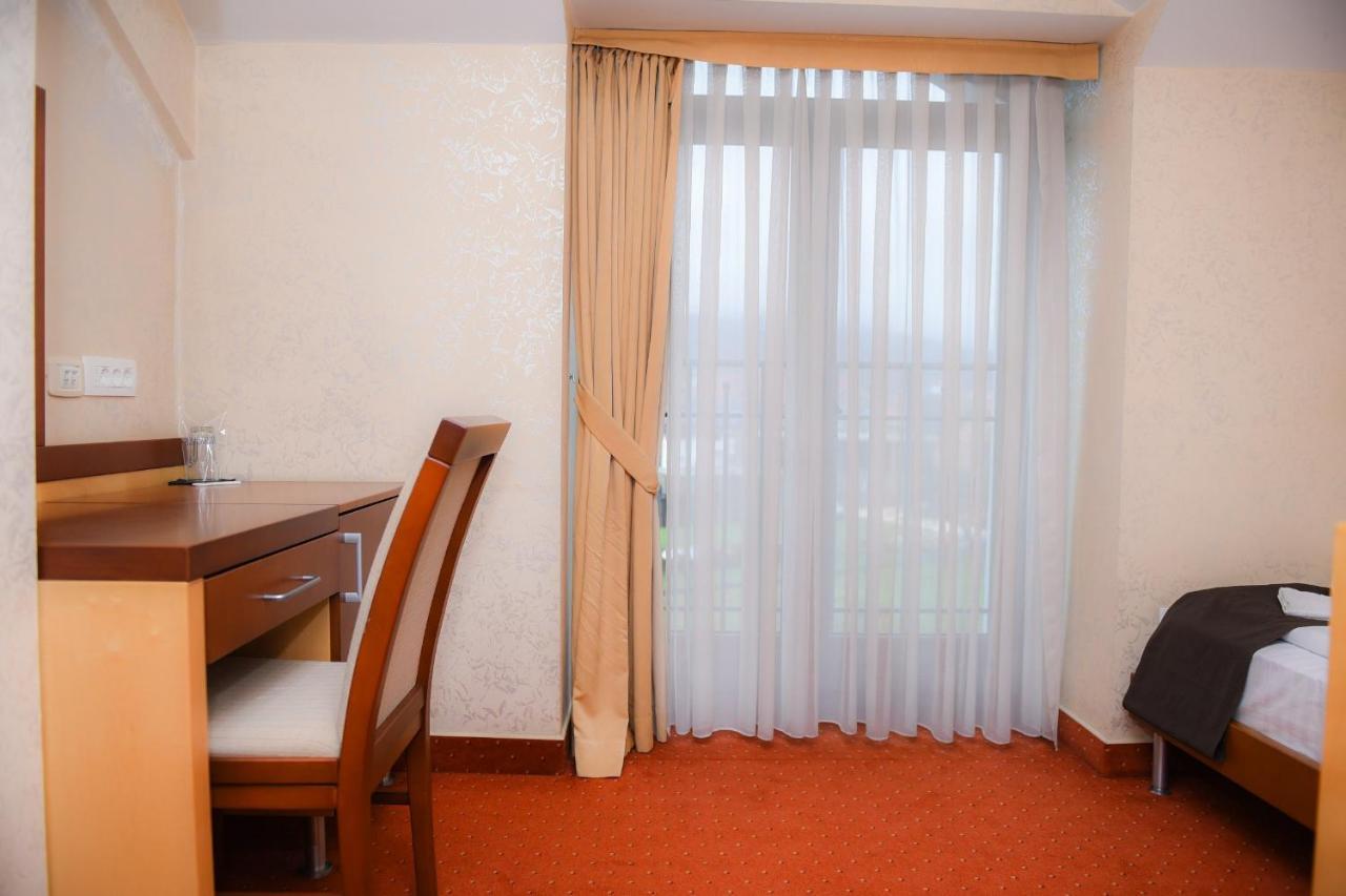 Hotel Marshal Niksic Luaran gambar