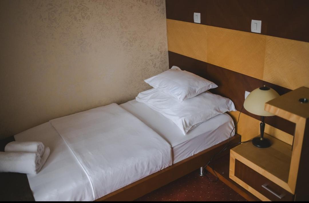 Hotel Marshal Niksic Luaran gambar