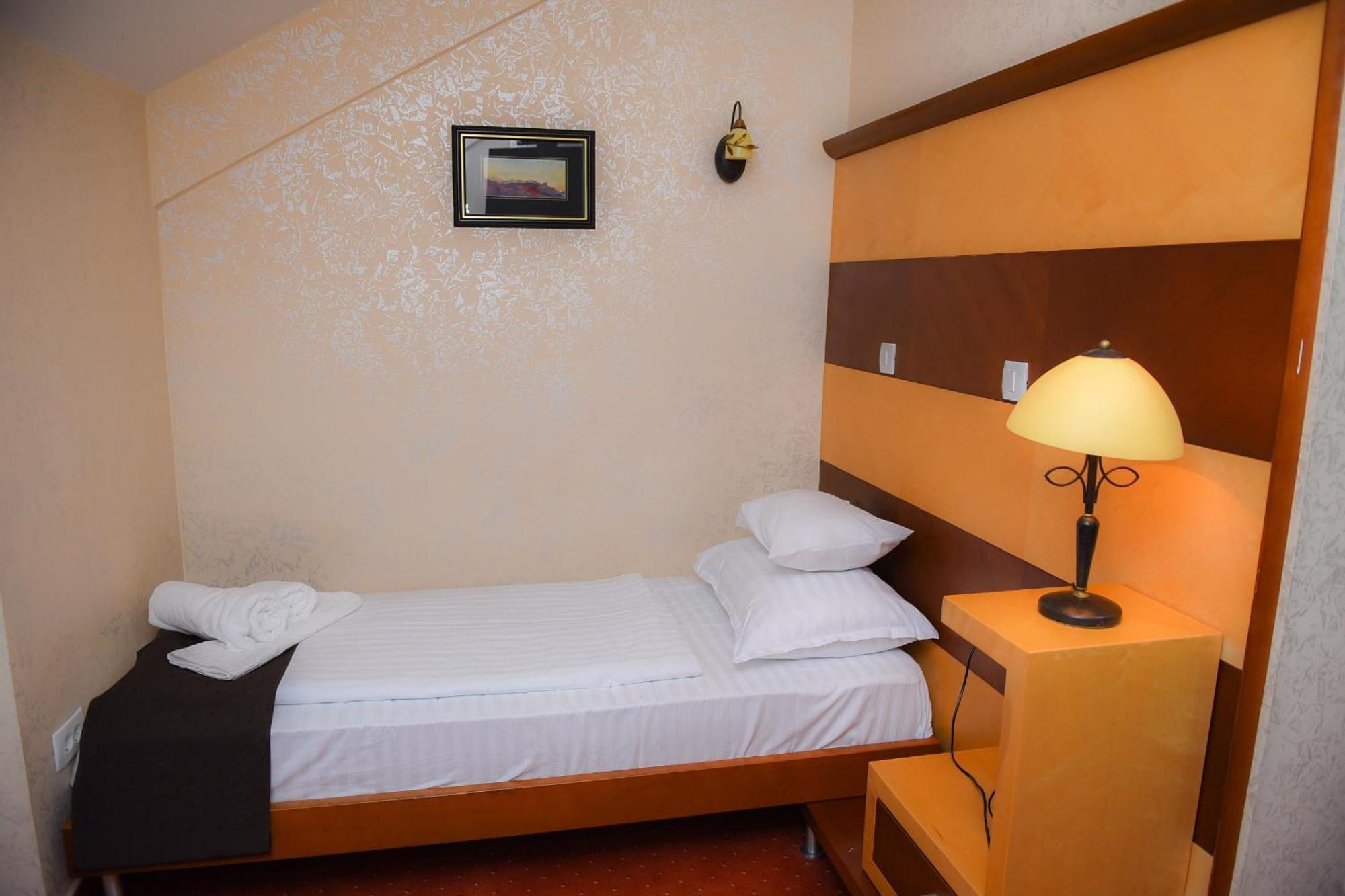 Hotel Marshal Niksic Luaran gambar